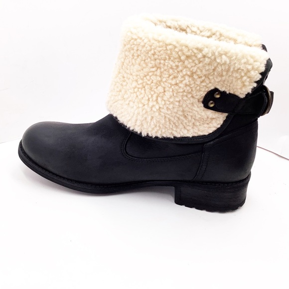 {UGG}Aldon Water Resistant Leather Boot - Picture 9 of 16